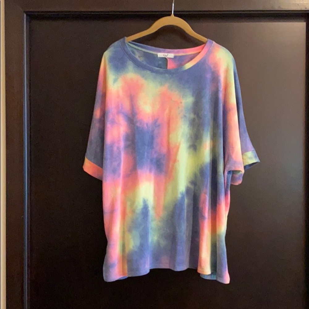 SO SOFT tie dye top! Size XL